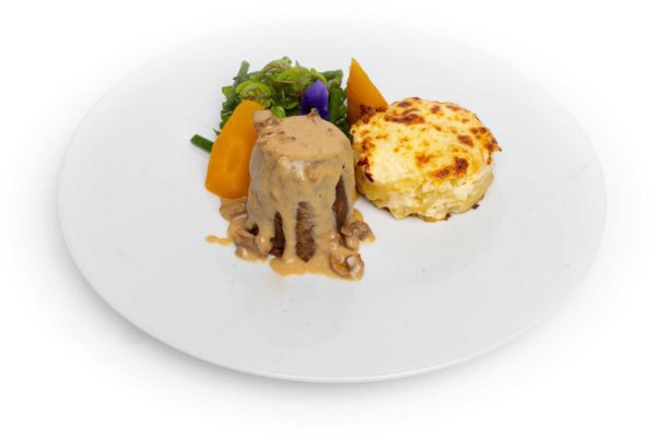 Fondant de veau, crème de girolles